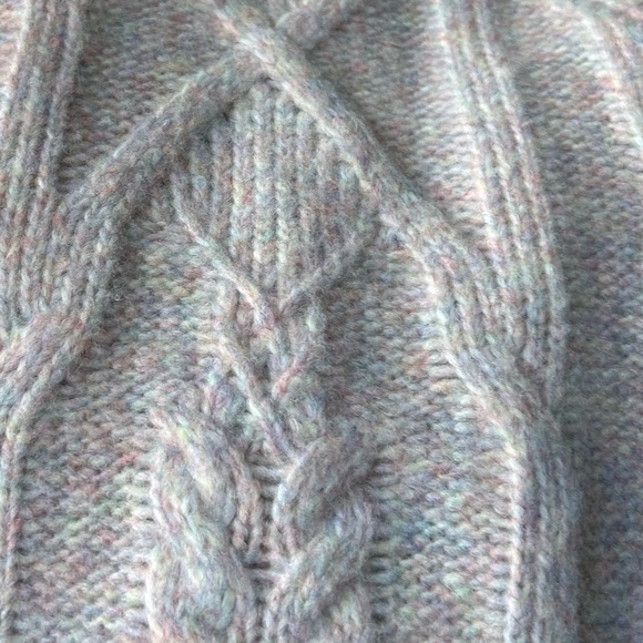 🍁New Fall🍁 Francesca’s Kassidy Keyhole
Pullover Sweater - Picture 7 of 7